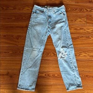 Levi’s Women “Wedgie Straight” Light Blue Distressed Jeans